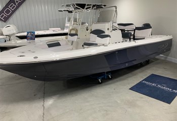 2024 Robalo 226 Cayman Shark Gray Boat